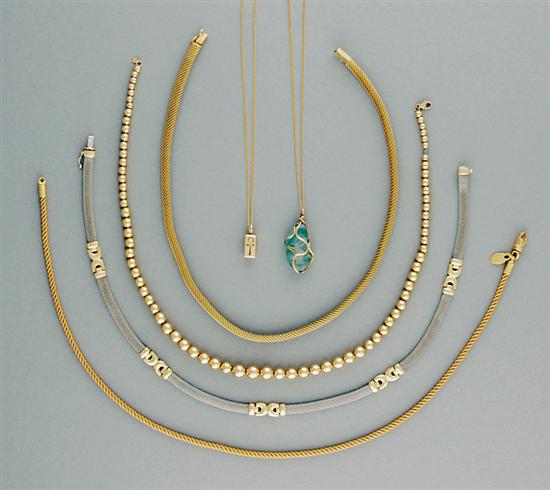 Appraisal: Gold necklaces five necklaces K yellow gold one K yellow