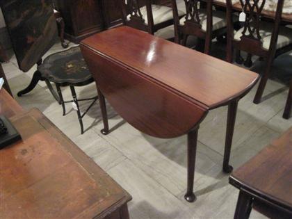 Appraisal: George II mahogany drop leaf tablemid th century