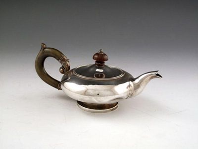 Appraisal: An early th century Dutch silver 'saffron' tea pot retailed