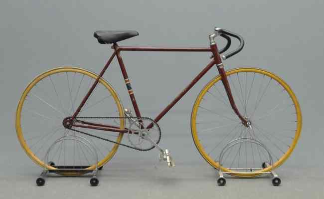 Appraisal: C Heil Brothers ''Champion'' lightweight racer Schwinn New World frame