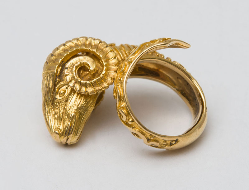 Appraisal: K GOLD RAM'S HEAD RING Size approx grams Estimate -