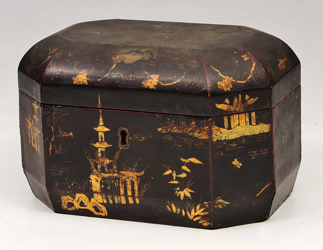 Appraisal: A TH CENTURY JAPANESE LACQUERED TWIN SECTION OCTAGONAL TEA CADDY