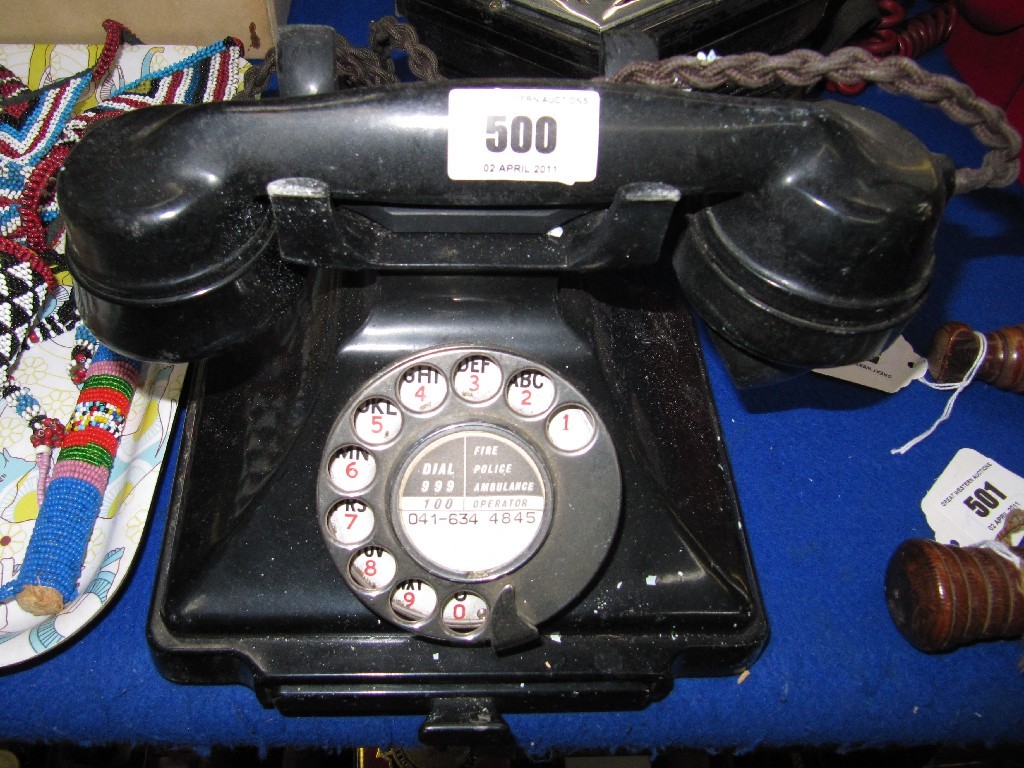 Appraisal: 's black Bakelite telephone