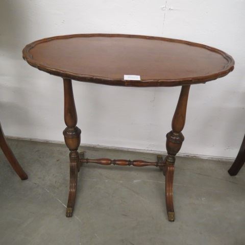 Appraisal: Mahogany Oval Side Table pie crust top