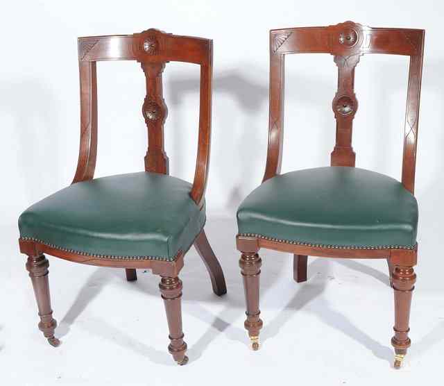 Appraisal: A SET OF LATE TH EARLY TH CENTURY MAHOGANY DINING