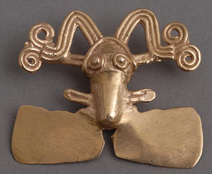 Appraisal: PRE-COLUMBIAN-STYLE GOLD ZOOMORPHIC PENDANT Modeled as a bovine head with