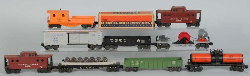 Appraisal: Lot of Lionel O-Gauge Cars Description Post-war Includes gondola in