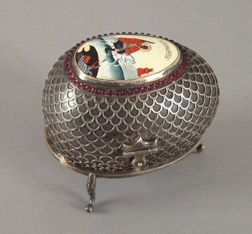 Appraisal: Russian silver egg on stand ca bearing the maker's mark