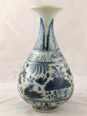 Appraisal: A Chinese th c baluster blue and white ceramic vase