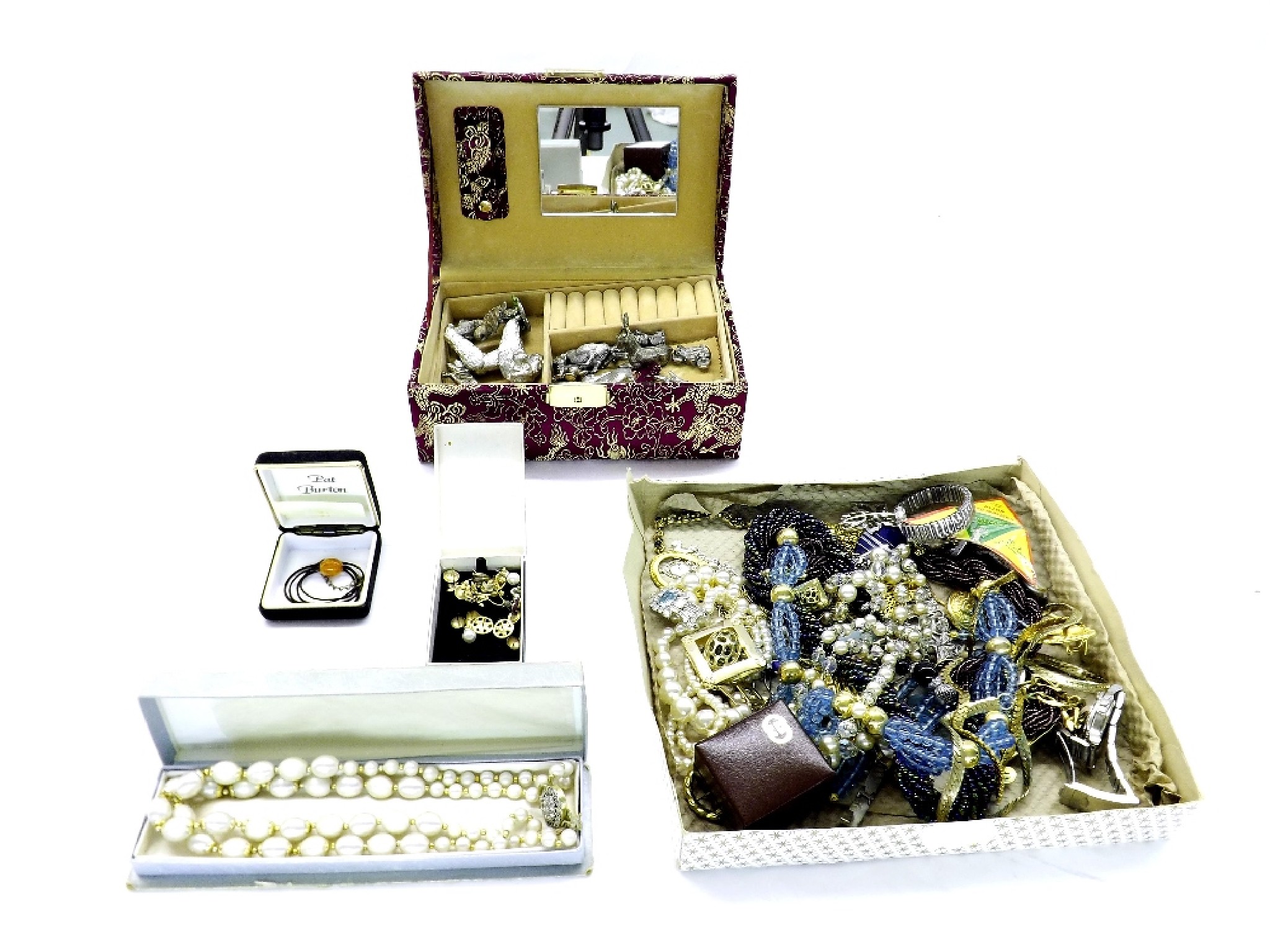 Appraisal: Selection of costume jewellery to include necklaces brooches watches etc