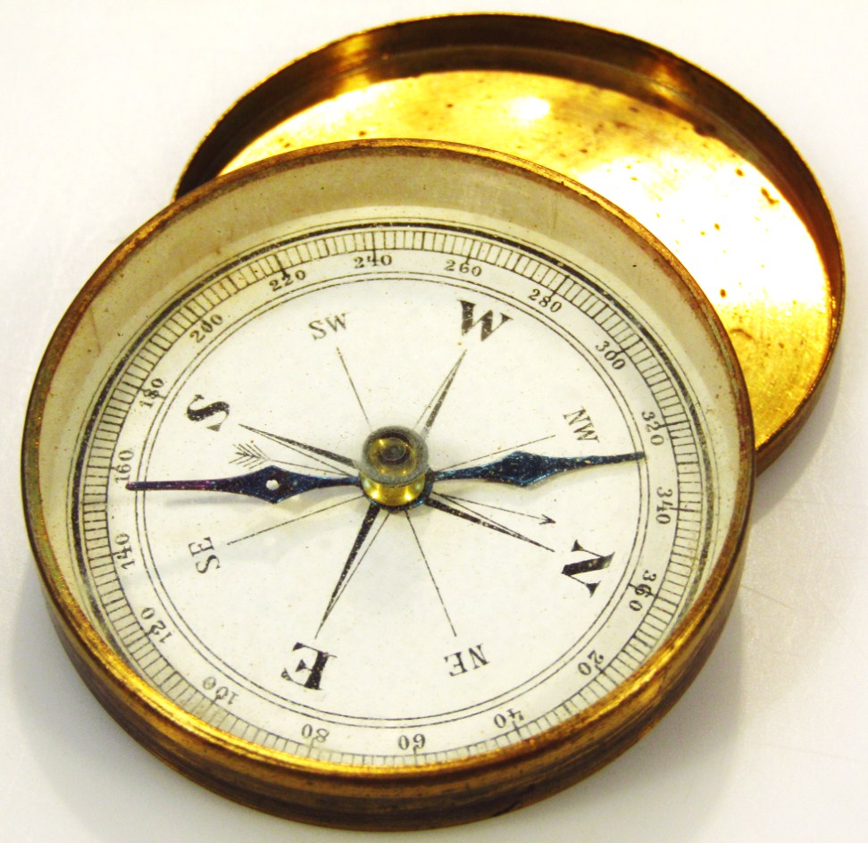 Appraisal: An early thC brass cased compass with cm dia dial