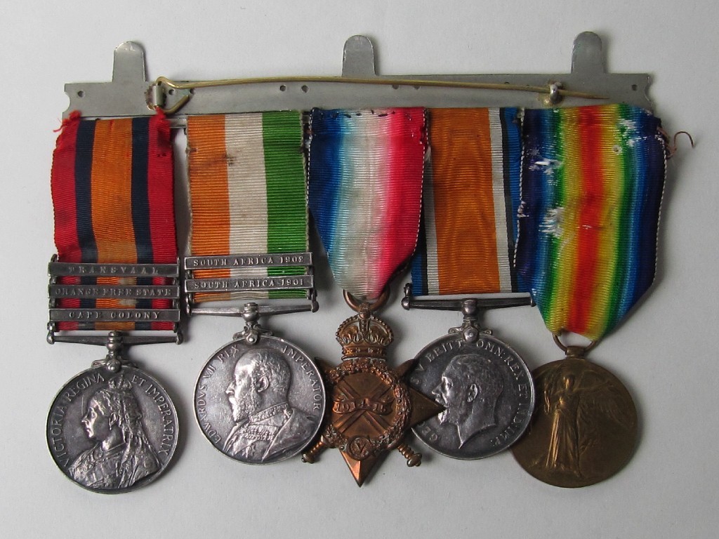 Appraisal: Lot comprising Queens and Kings South Africa medals to Pte