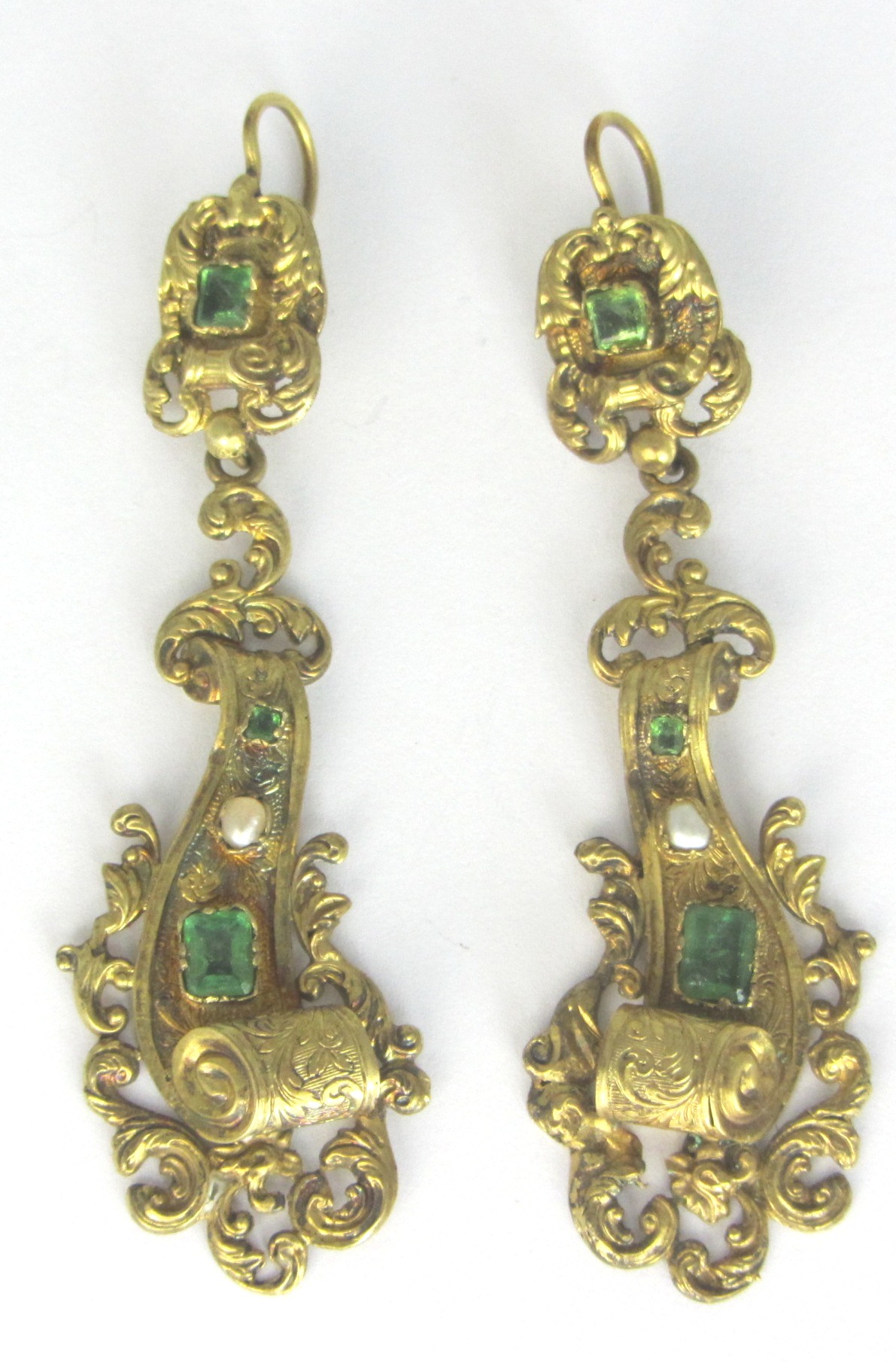 Appraisal: A pair of foil backed emerald and cultured pearl pendant