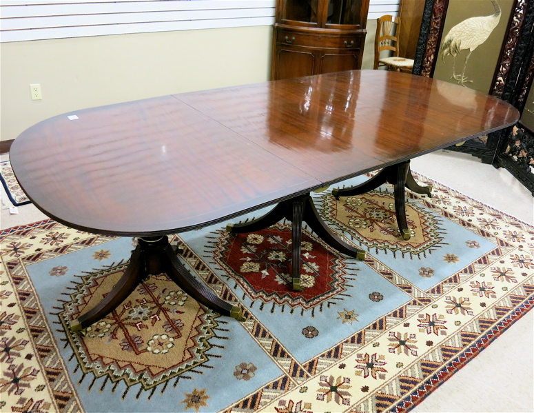 Appraisal: FEDERAL STYLE MAHOGANY THREE-PART DINING TABLE WITH TWO LEAVES American