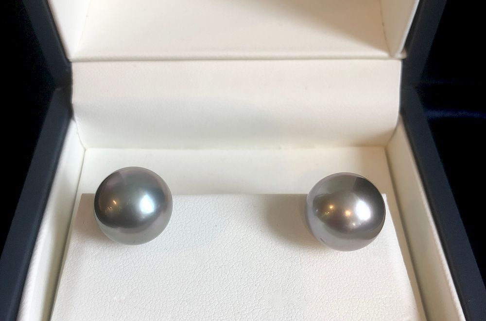 Appraisal: mm Tahitian South Sea Gray Pearl Earrings Exclusive on Bidsquare