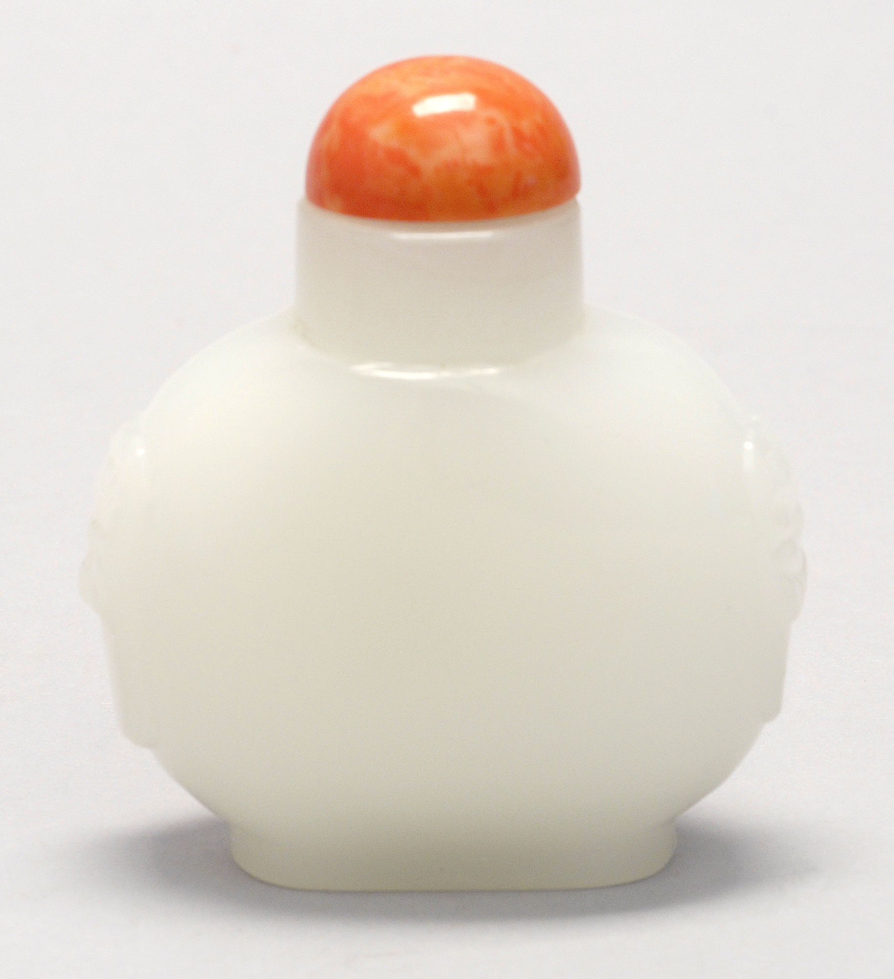 Appraisal: WHITE GLASS SNUFF BOTTLE Late th CenturyIn ovoid form with