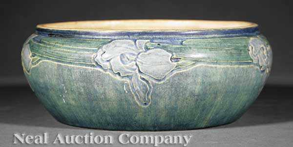 Appraisal: A Newcomb College Art Pottery Semi-Matte Glaze Bowl decorated by