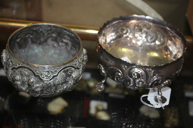 Appraisal: A VICTORIAN SILVER BOWL of circular form on cabriole supports