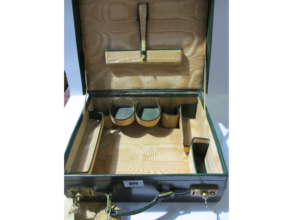 Appraisal: Travel vanity case