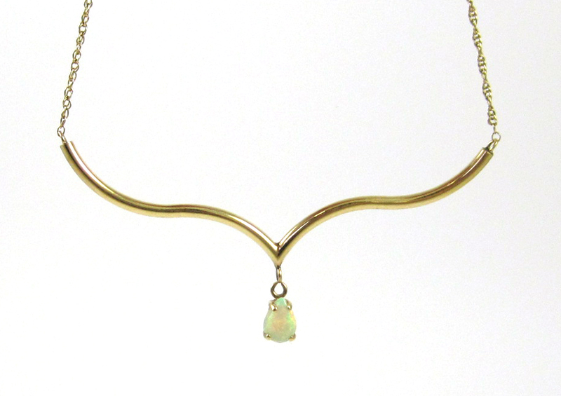 Appraisal: OPAL AND FOURTEEN KARAT GOLD NECKLACE between two lengths of