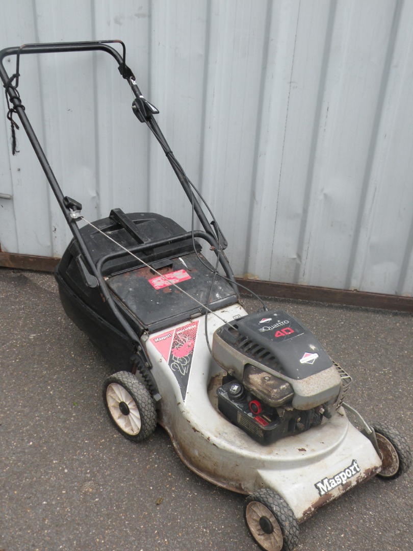 Appraisal: A Briggs Stratton Masport Quattro rotor mower with grass box