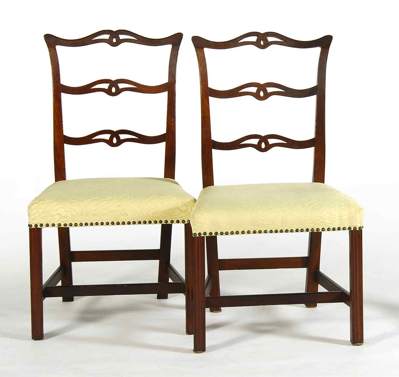 Appraisal: PAIR OF ANTIQUE AMERICAN FEDERAL RIBBON-BACK SIDE CHAIRSCirca In cherry