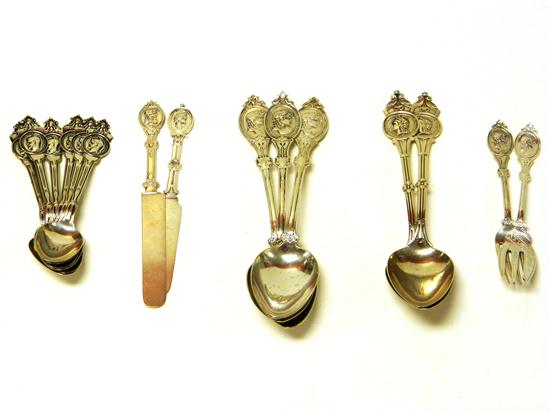 Appraisal: SILVER Fifteen pieces assorted sterling flatware Medallion pattern various makers