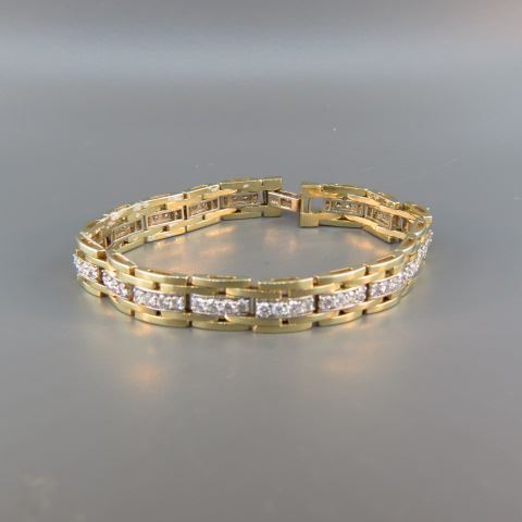 Appraisal: Diamond Bracelet round diamonds totaling carats high grade k yellow