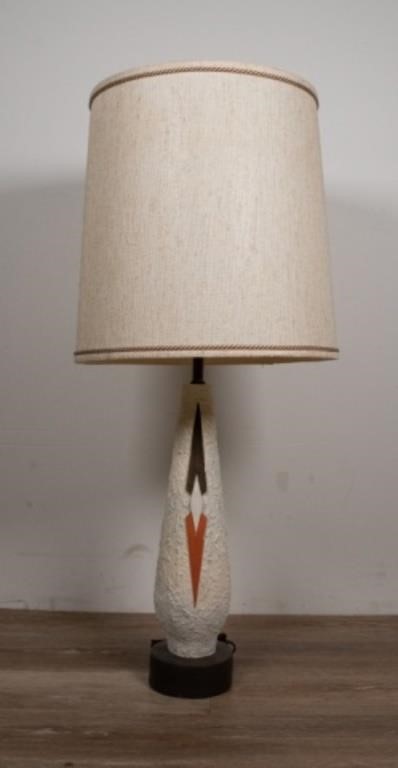 Appraisal: Textured mid century modern table lamp with porcelain base and