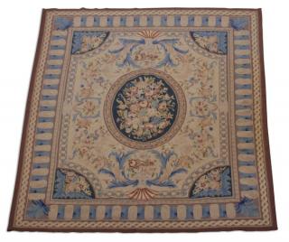 Appraisal: Hand knotted Aubusson style wool rug x Early to mid