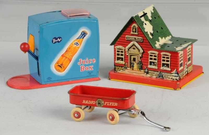 Appraisal: Lot of Tin Toy Items Description American and Japanese Includes