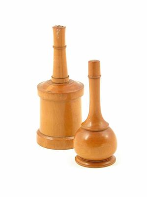 Appraisal: A th century turned boxwood glove powdering flask with three