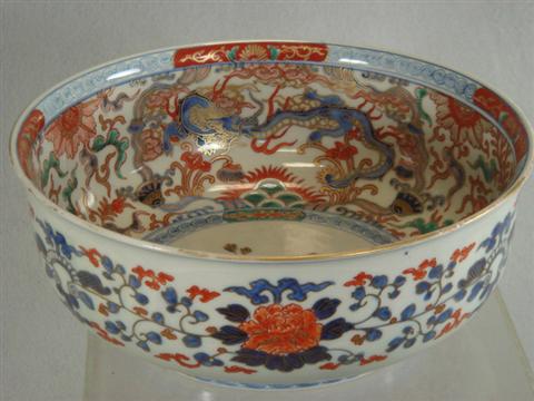 Appraisal: Chinese Imari bowl th th c d h Estimate -