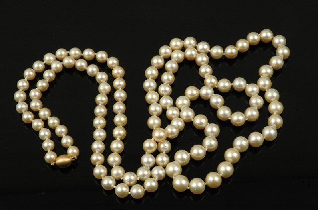 Appraisal: A strand of South Sea pearls Comprising one hundred and