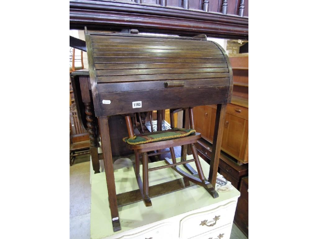 Appraisal: A Victorian stripped pine drop leaf kitchen table fitted with