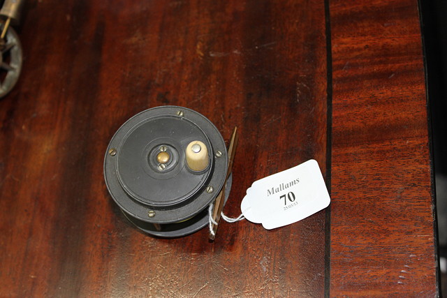 Appraisal: A HERCULES PATTERN TYPE FLY FISHING REEL with a raised