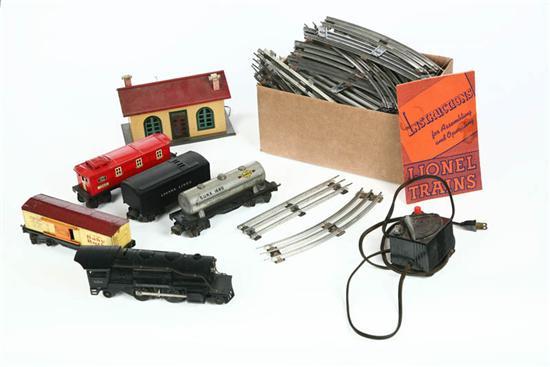 Appraisal: LIONEL TRAIN SET Includes five cars to l A building