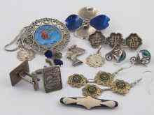 Appraisal: A mixed lot of silver and white metal tests silver