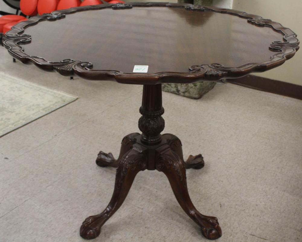 Appraisal: LARGE CHIPPENDALE STYLE TILT-TOP TEA TABLE American early th century