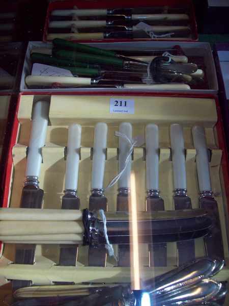 Appraisal: A COLLECTION OF ASSORTED BONE HANDLED KNIVES IN BUNDLES AND