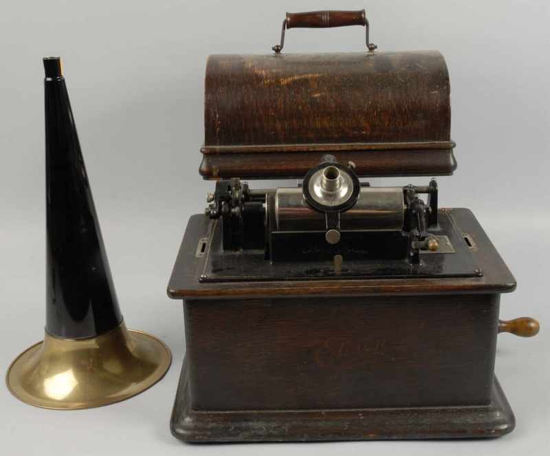 Appraisal: Edison Standard Phonograph with Metal Horn Description Working Condition Excellent