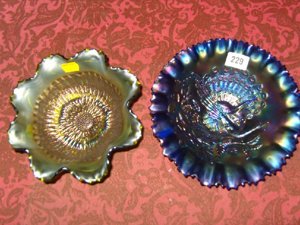 Appraisal: A Northwood carnival glass dish with fluted outline and moulded