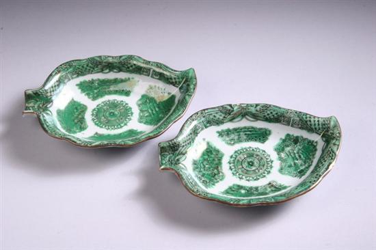 Appraisal: PAIR CHINESE GREEN FITZHUGH PORCELAIN LEAF-SHAPED DISHES - in diam