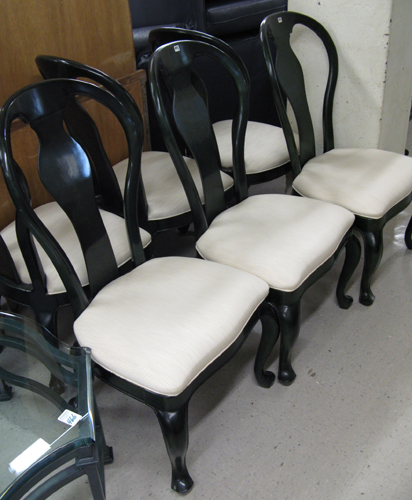 Appraisal: A SET OF SIX QUEEN ANNE STYLE DINING CHAIRS Bernhardt