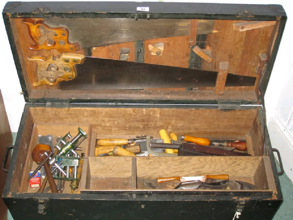 Appraisal: Tool chest with a quantity of tools