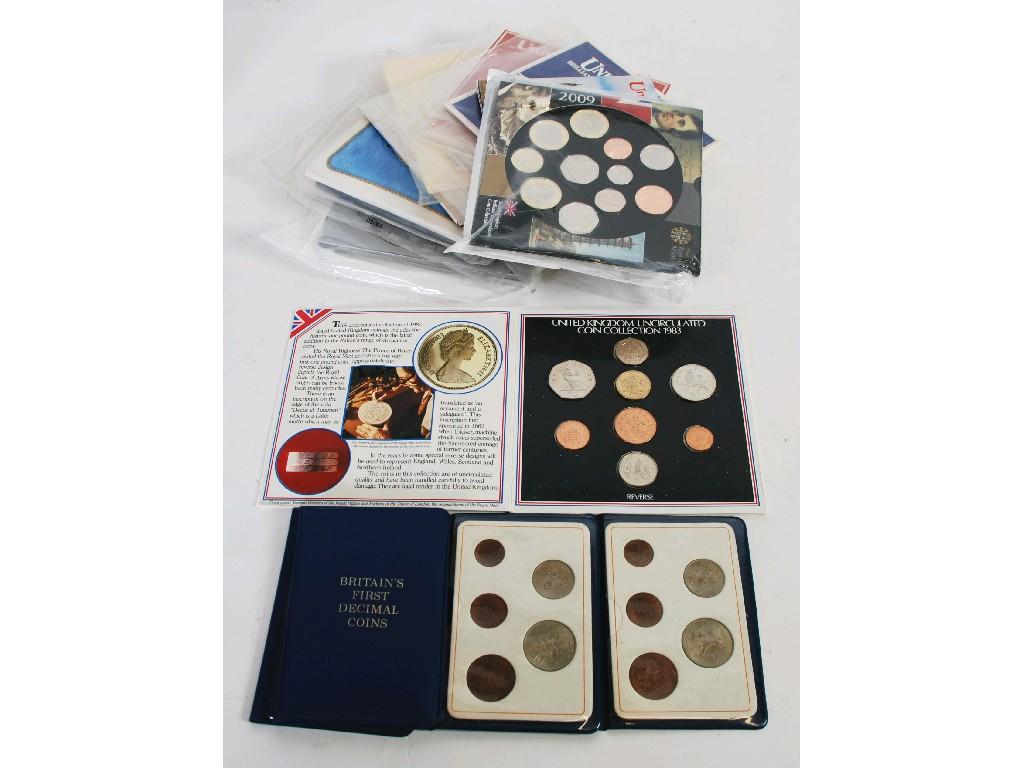 Appraisal: ROYAL MINT 'UNITED KINGDOM UNCIRCULATED COIN COLLECTION' TEN YEARS each