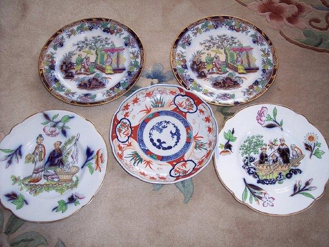 Appraisal: An Imari dish of wavy outline and sundry decorative plates