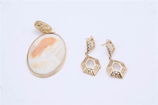 Appraisal: TWO PIECES OF JEWELRY Shell cameo pendant depicting the Madonna