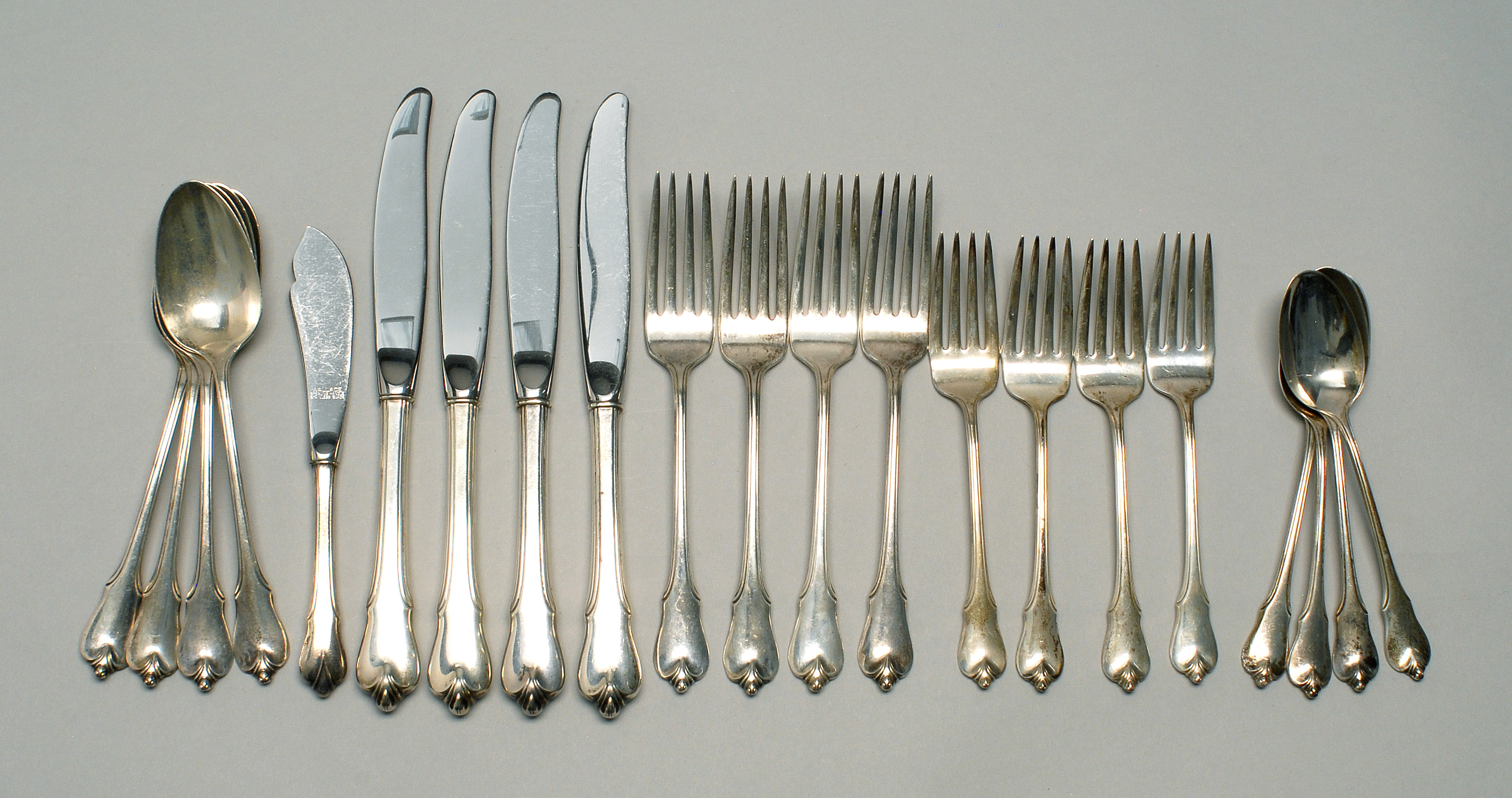 Appraisal: WALLACE STERLING SILVER PARTIAL FLATWARE SERVICE in the Grand Colonial