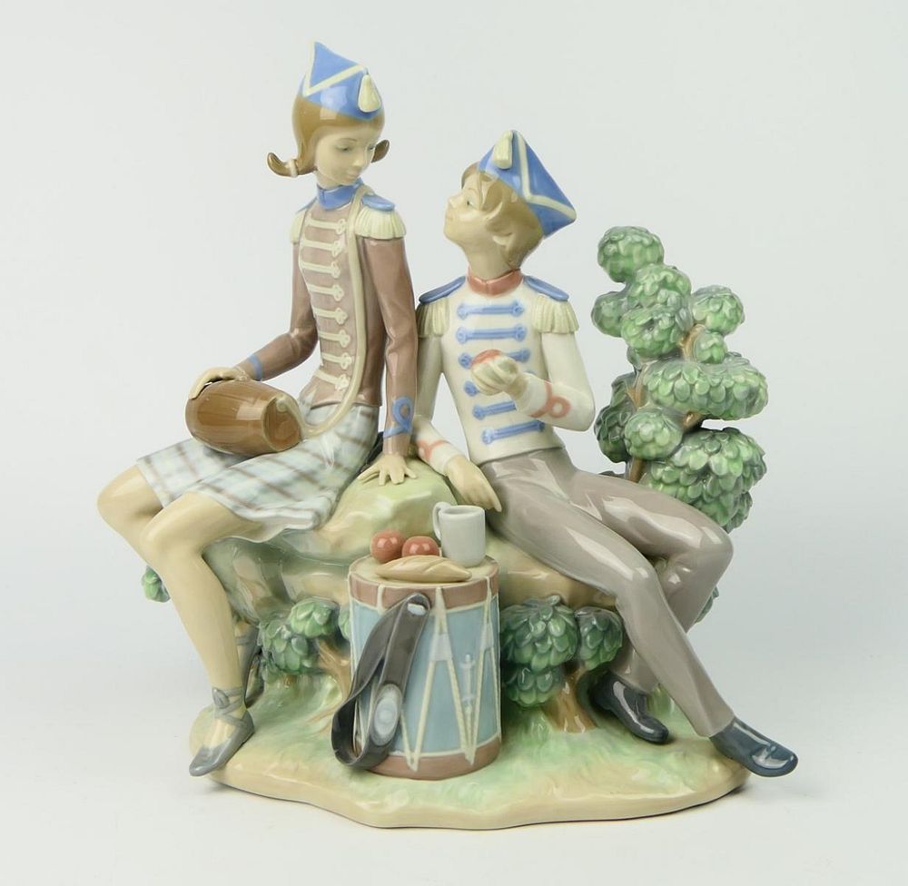 Appraisal: LLADRO RETIRED VIVANDIERE SOLDIER LLADR Very rare piece of Lladro